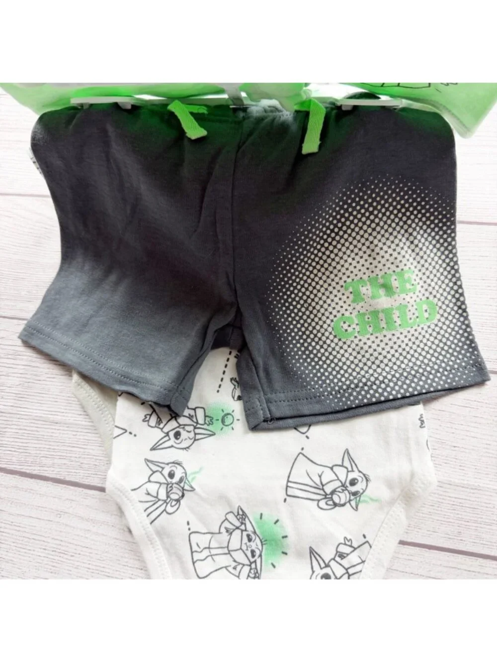 Star Wars Mandalorian Baby 4-Piece Outfit Set Bodysuits Shorts NWT 6-9 Months